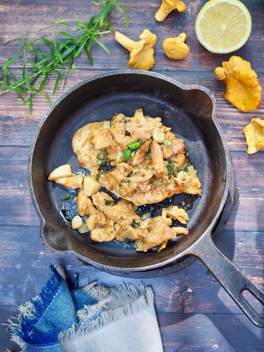 Broilerinfileetä rakuunaisessa kantarellikastikkeessa