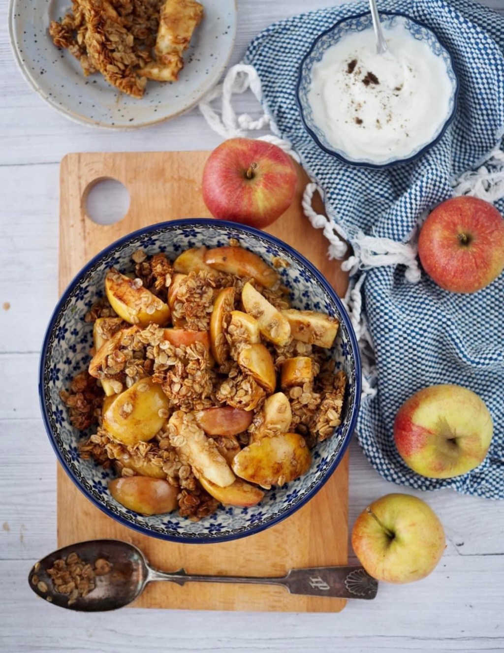 7.lk köksäntunti: Kauratoskaomenat ja&nbsp;vaniljakastike