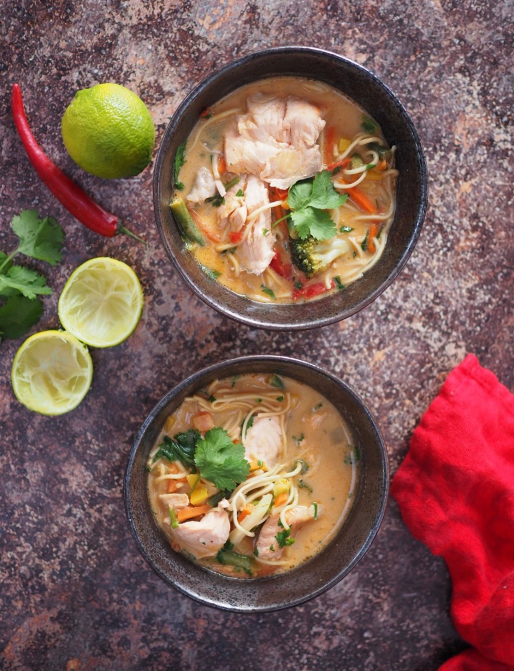 Pikaruoka vartissa: Thaimaalainen lohi-kookoskeitto