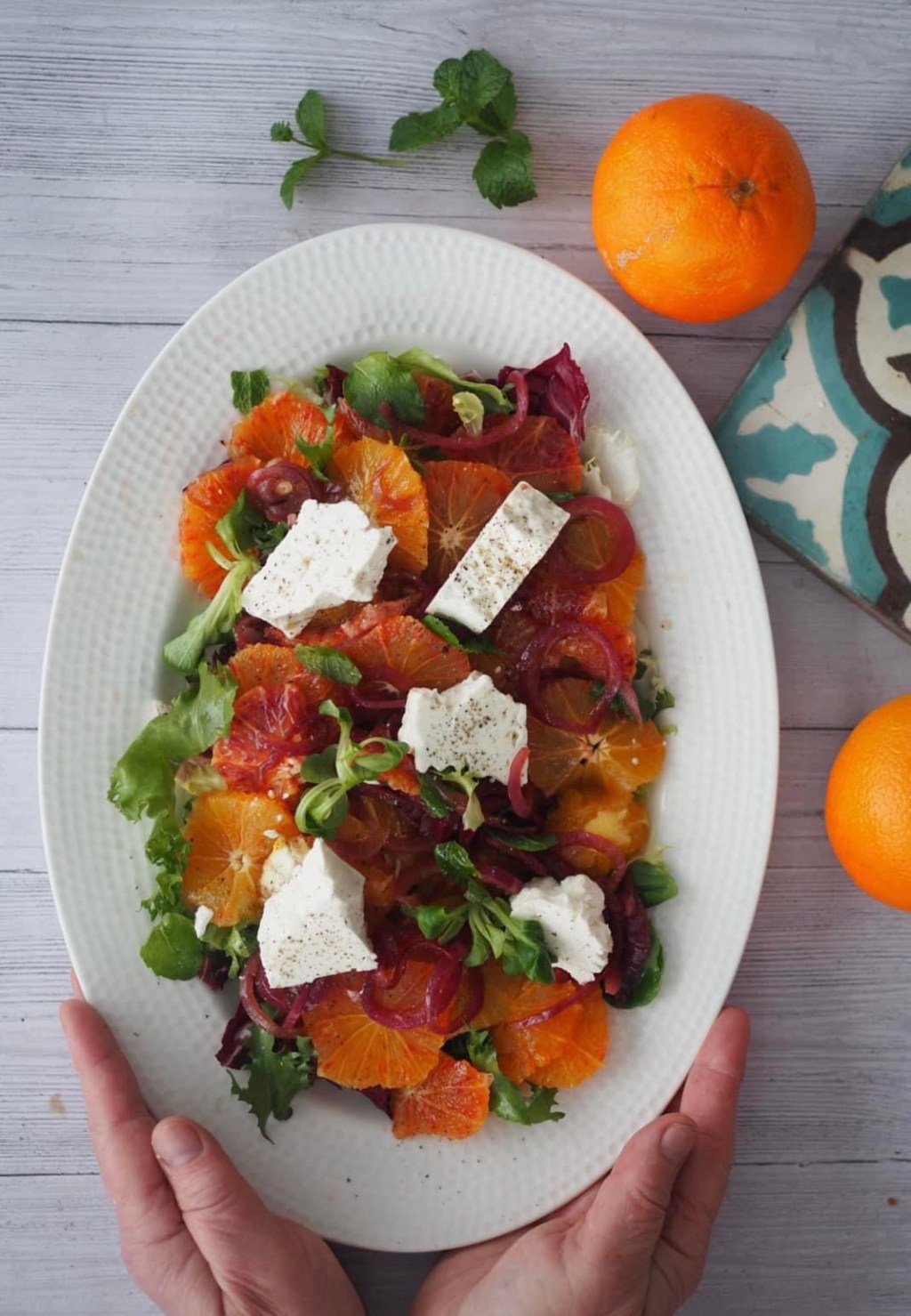 Veriappelsiini-fetasalaatti
