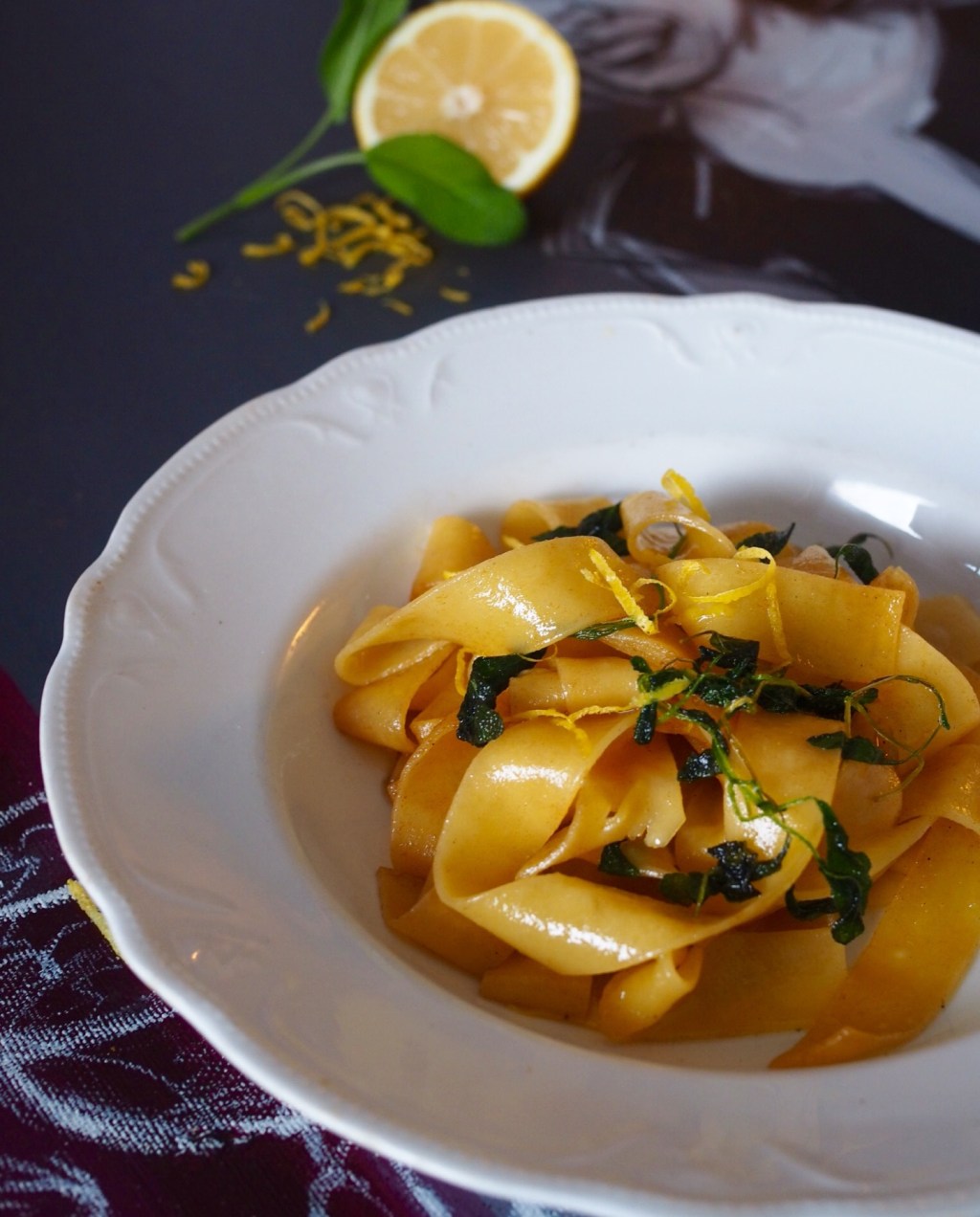 Nopea sitruunavoipasta