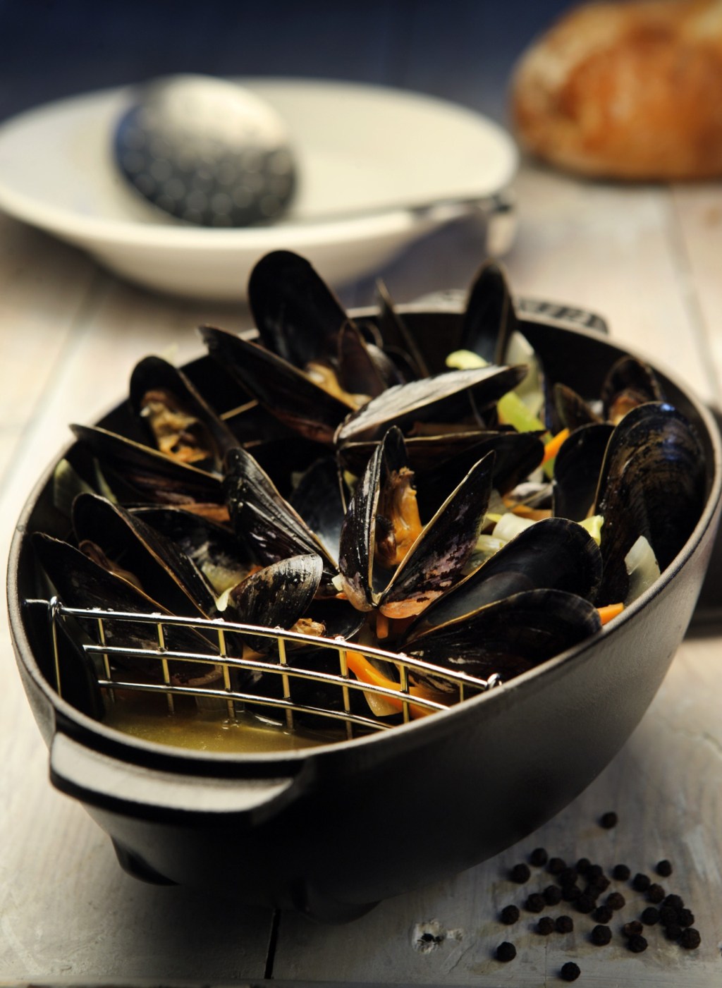 Sinisimpukoita kermaisessa currykastikkeessa