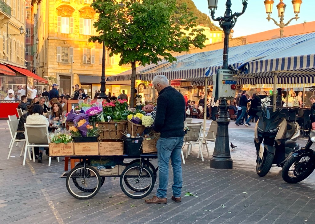 Nizza on parhaimmillaan&nbsp;keväällä