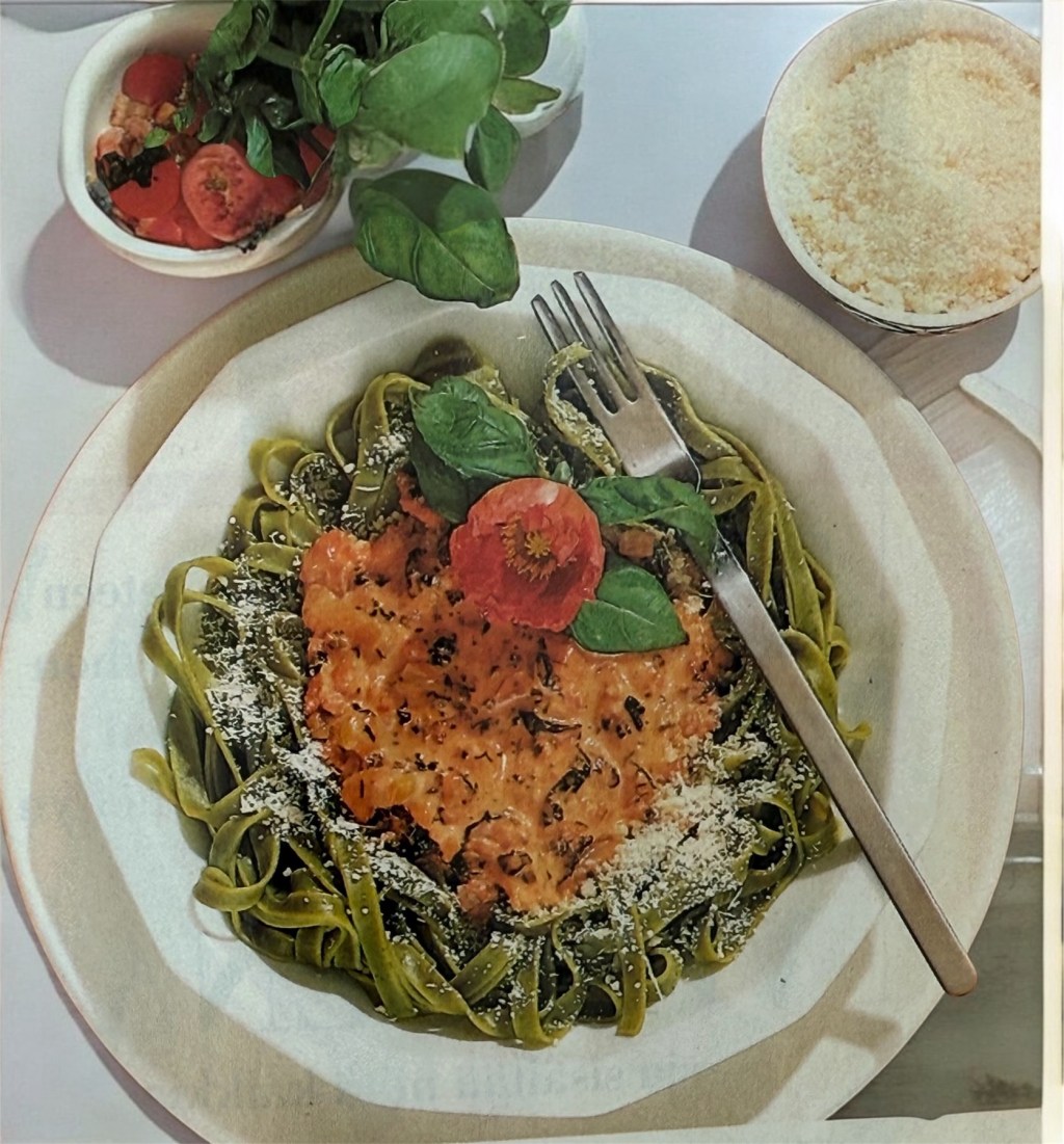 Kermainen lohi-korvasienipasta