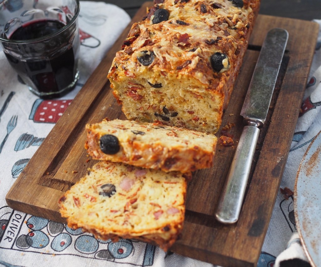 Juustoinen vuokaleipä