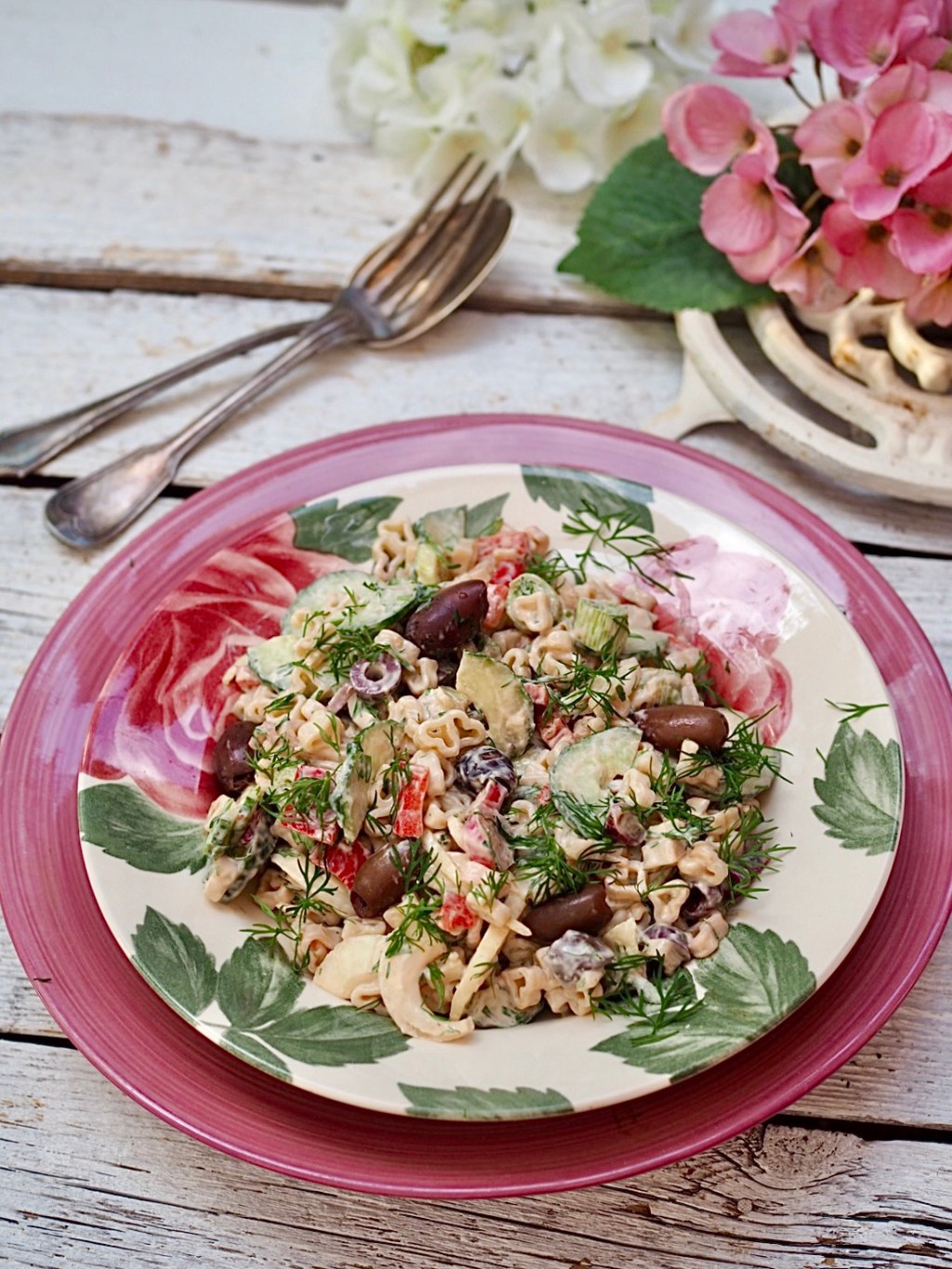 Kreikkalainen pastasalaatti