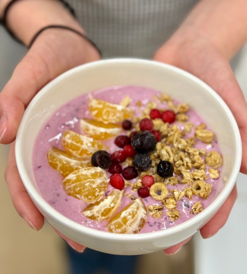 LAUANTAIN KÖKSÄNTUNTI 8. & 9. LK :&nbsp;Smoothiekulho