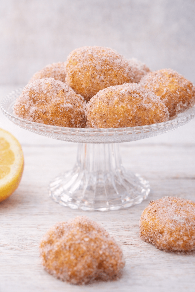 Airfryer minimunkit sokerissa lasivadilla, helppo ja nopea munkkiresepti