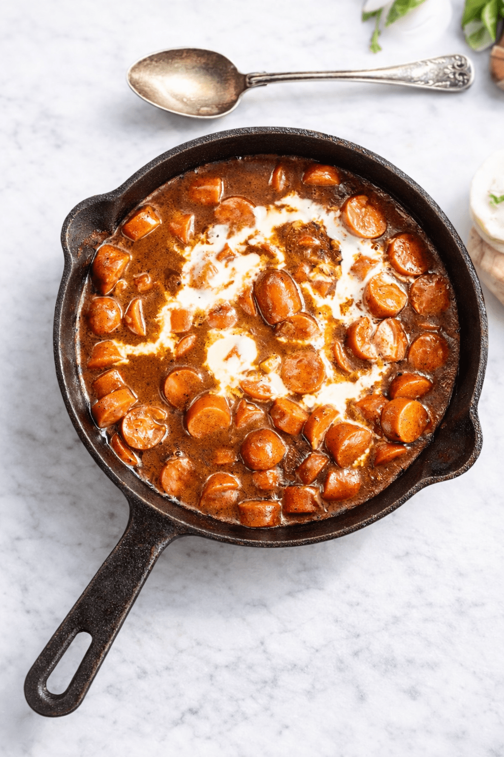 Maukasta makkarasta – Tiinan kootut&nbsp;makkaraohjeet