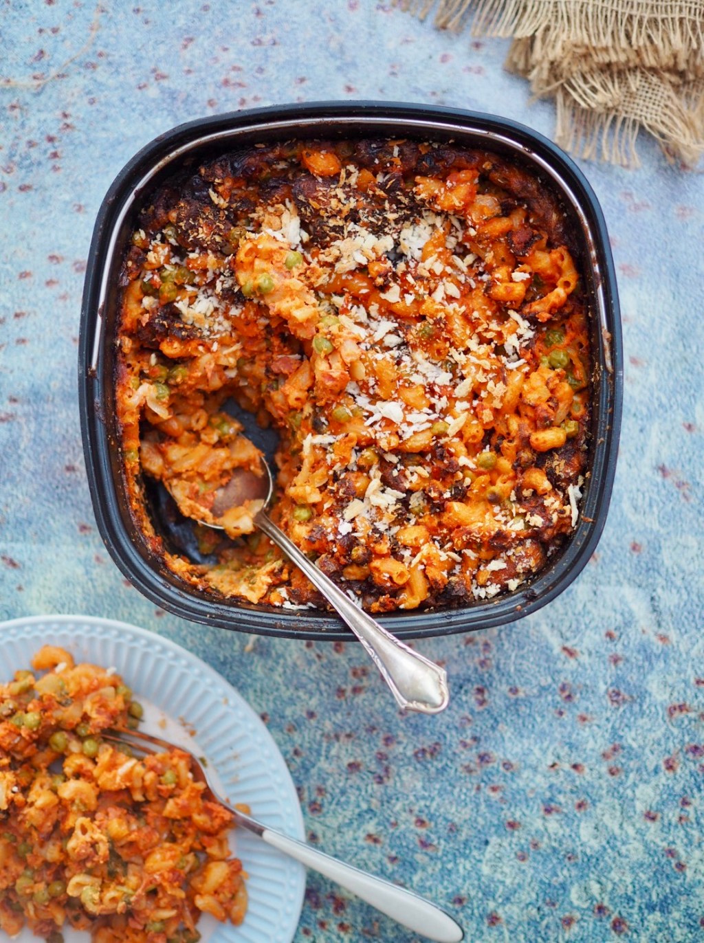 Metvurstimakaroni- laatikko airfryerissa – herkullinen twist&nbsp;klassikkoon