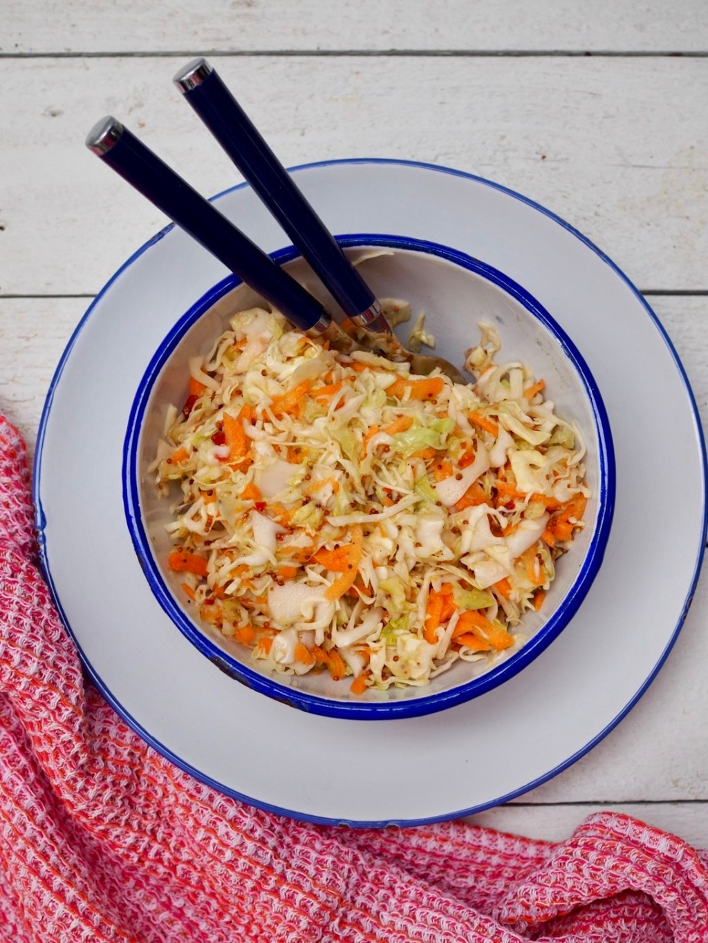 Hot slaw – etelävaltioiden tulinen&nbsp;kaalisalaatti
