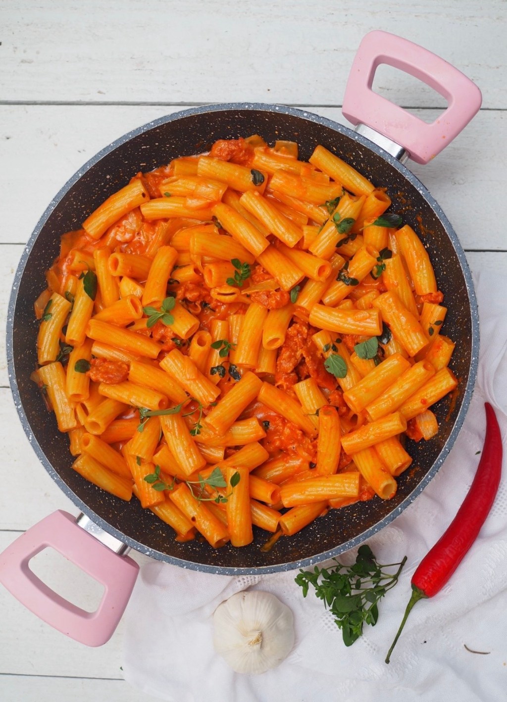 Toscanalainen makkarapasta – italialainen arkiruoka&nbsp;parhaimmillaan